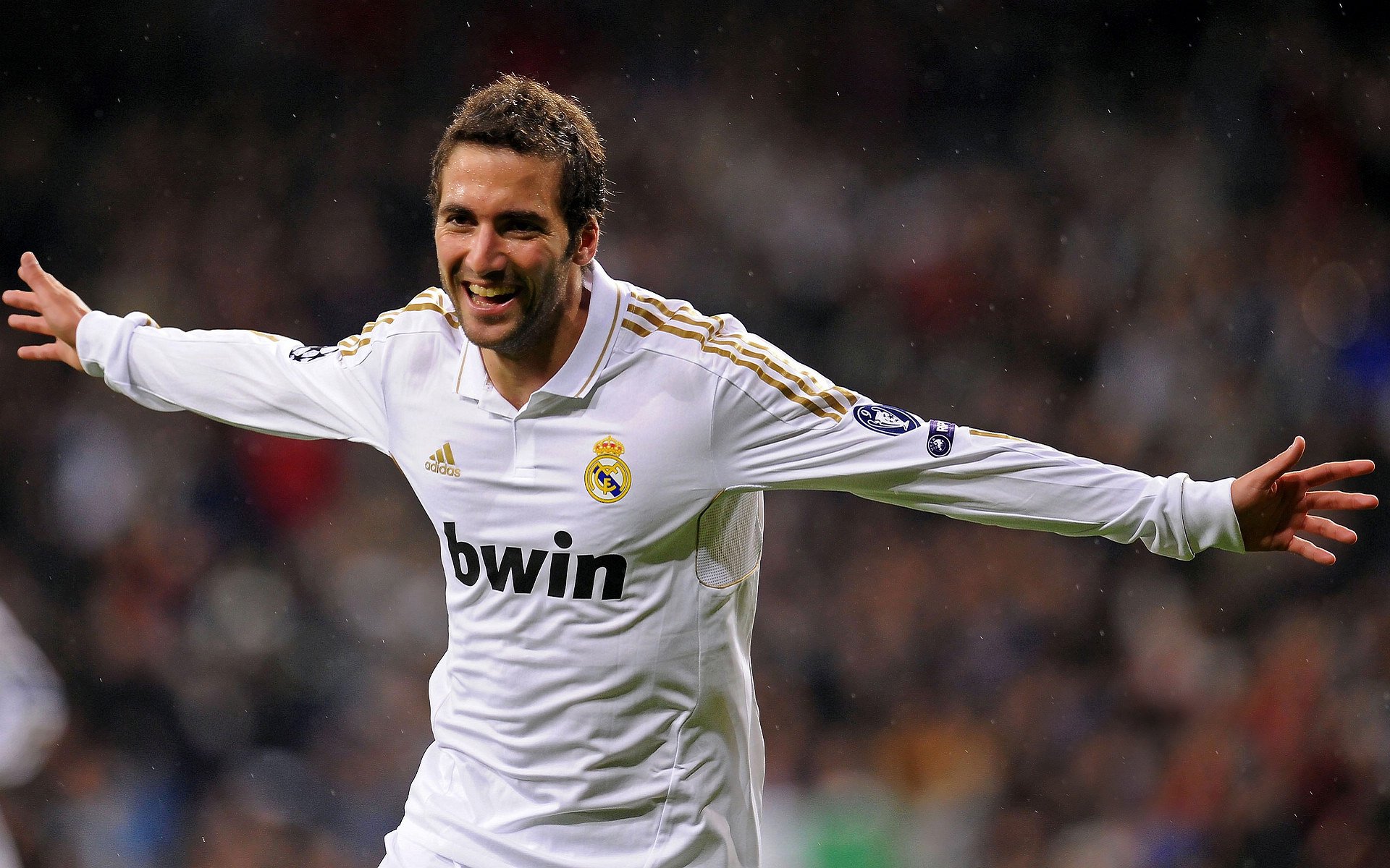 赛场“恶战”：悬念迭起的激烈对决