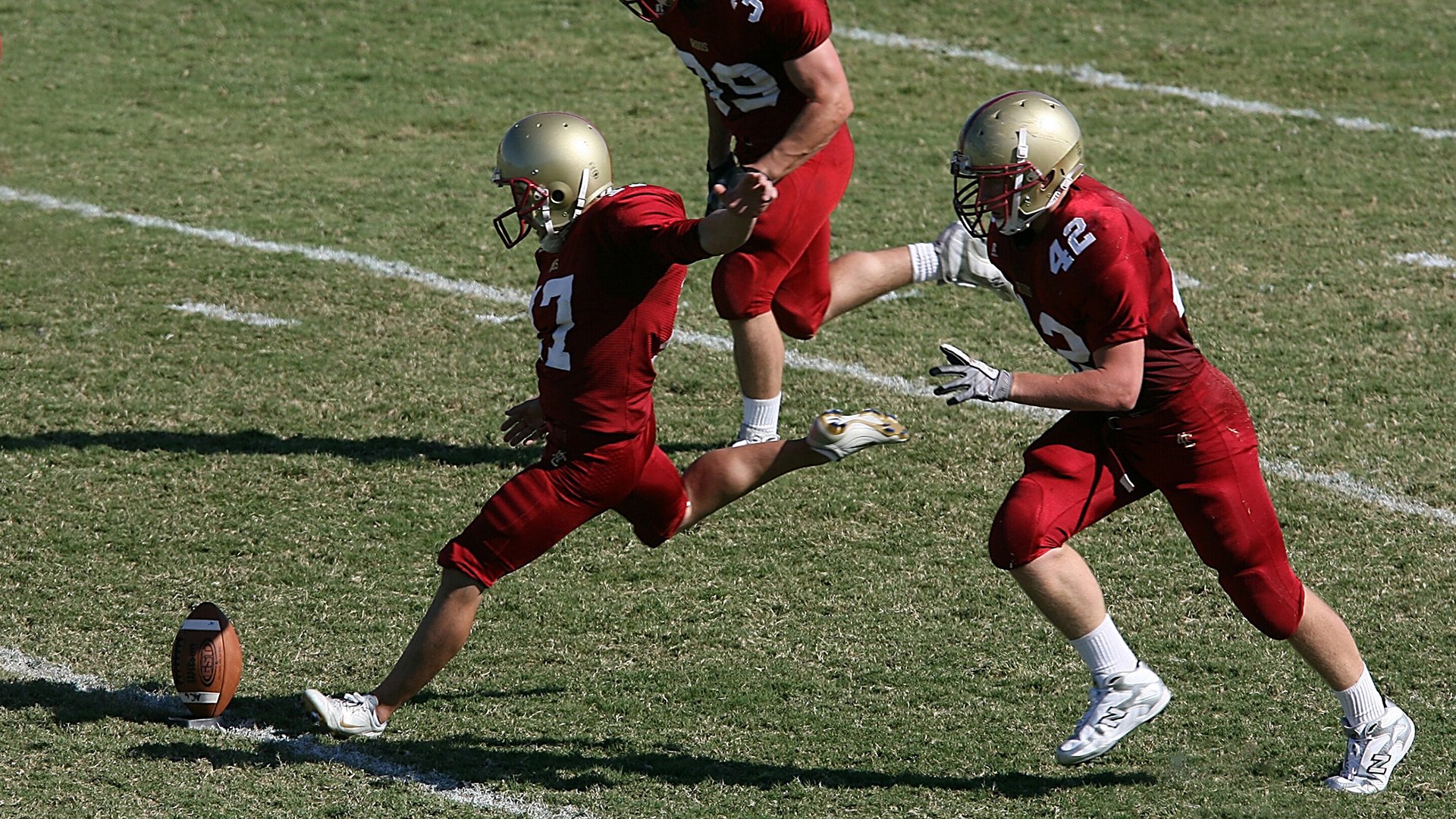 球场上的“战术大师”：揭示球队胜利密码，球员战术意识